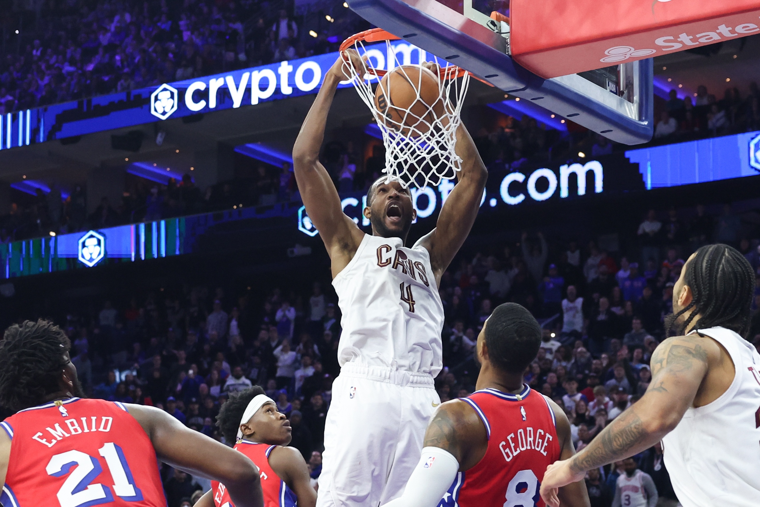 爱游戏用户社区-扣篮绝杀对手！莫布里12中6&amp;三分5中1 拿到15分5板4助4帽